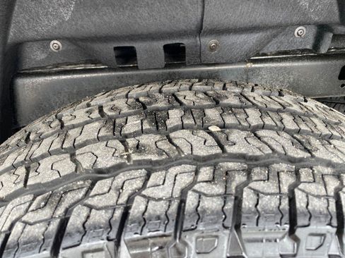 Used 2024 Chevrolet Colorado Z71 image 23