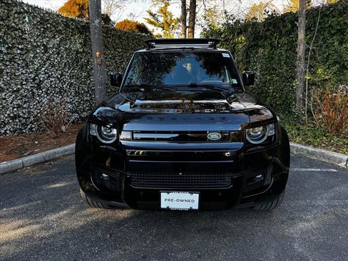 Used 2024 Land Rover Defender 130 X-Dynamic SE image 2