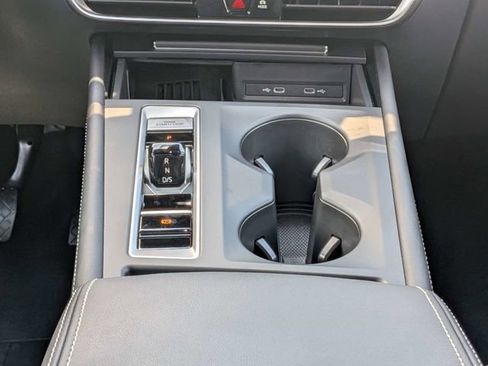 Certified 2025 Volkswagen Atlas Cross Sport SE FWD image 19