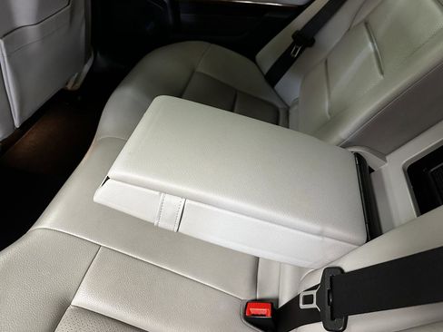 Used 2011 Mercedes-Benz E 350 4MATIC Sedan image 75