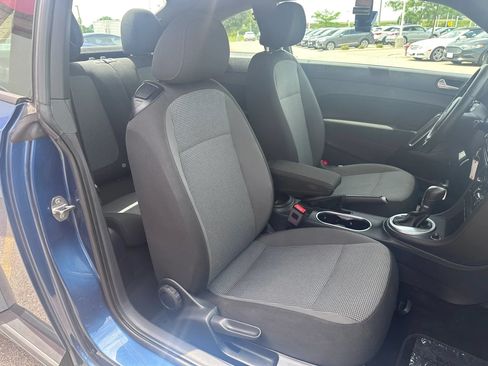 Used 2018 Volkswagen Beetle 2.0T S FWD image 11