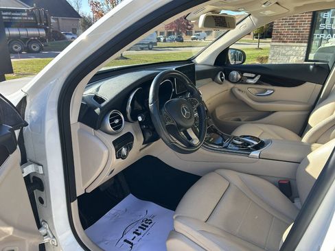 Used 2018 Mercedes-Benz GLC 300 4MATIC image 17