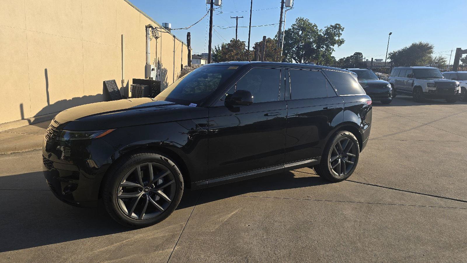 Certified 2025 Land Rover Range Rover Sport SE AWD/4WD image 1
