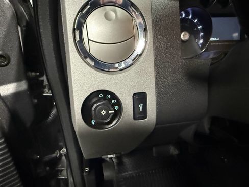 Used 2012 Ford F250 Lariat w/ Chrome Pkg image 19