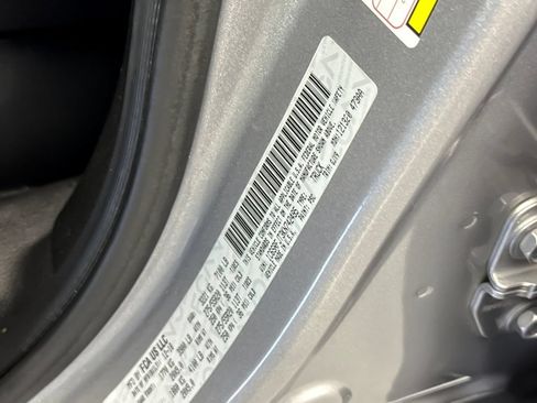 Used 2019 RAM 1500 Laramie AWD/4WD image 27