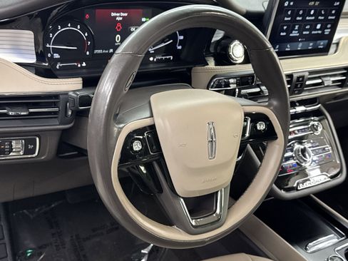 Used 2022 Lincoln Corsair Standard w/ Premium Package image 20