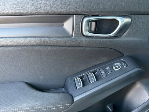 Used 2023 Honda Civic Sport image 11