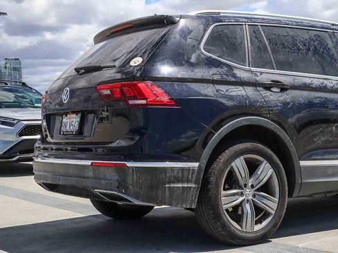 Used 2020 Volkswagen Tiguan SEL FWD image 9