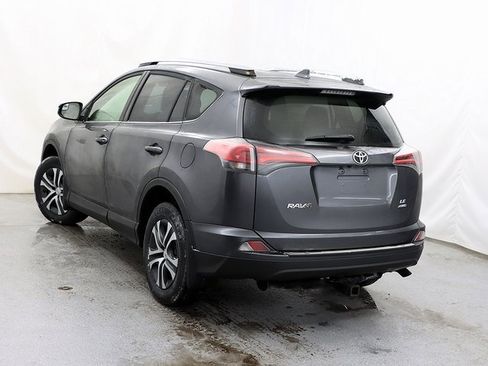 Used 2017 Toyota RAV4 LE image 8