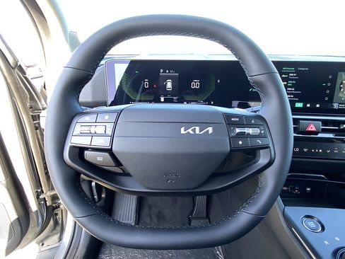 New 2026 Kia Sportage LX FWD image 15