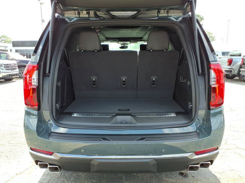 New 2026 GMC Yukon AT4 w/ AT4 Premium Plus Package AWD/4WD image 7