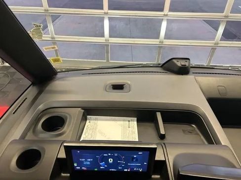 Used 2024 Chevrolet Brightdrop 600 w/ Commercial Equipment Package AWD/4WD image 18