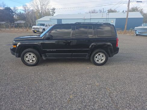 Used 2014 Jeep Patriot Sport w/ Power Value Group image 2