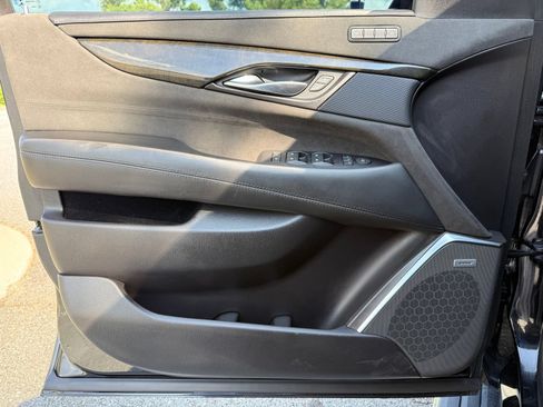 Used 2019 Cadillac Escalade Platinum RWD image 44