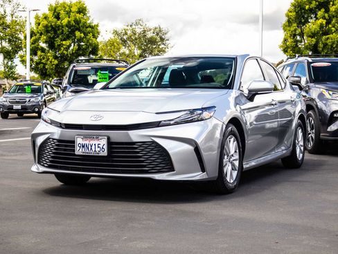 Certified 2025 Toyota Camry LE FWD image 3