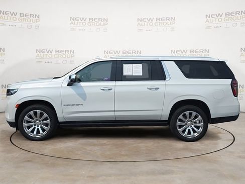 Used 2021 Chevrolet Suburban Premier w/ Premium Package AWD/4WD image 2