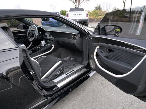 Used 2025 Bentley Continental GT Speed image 39