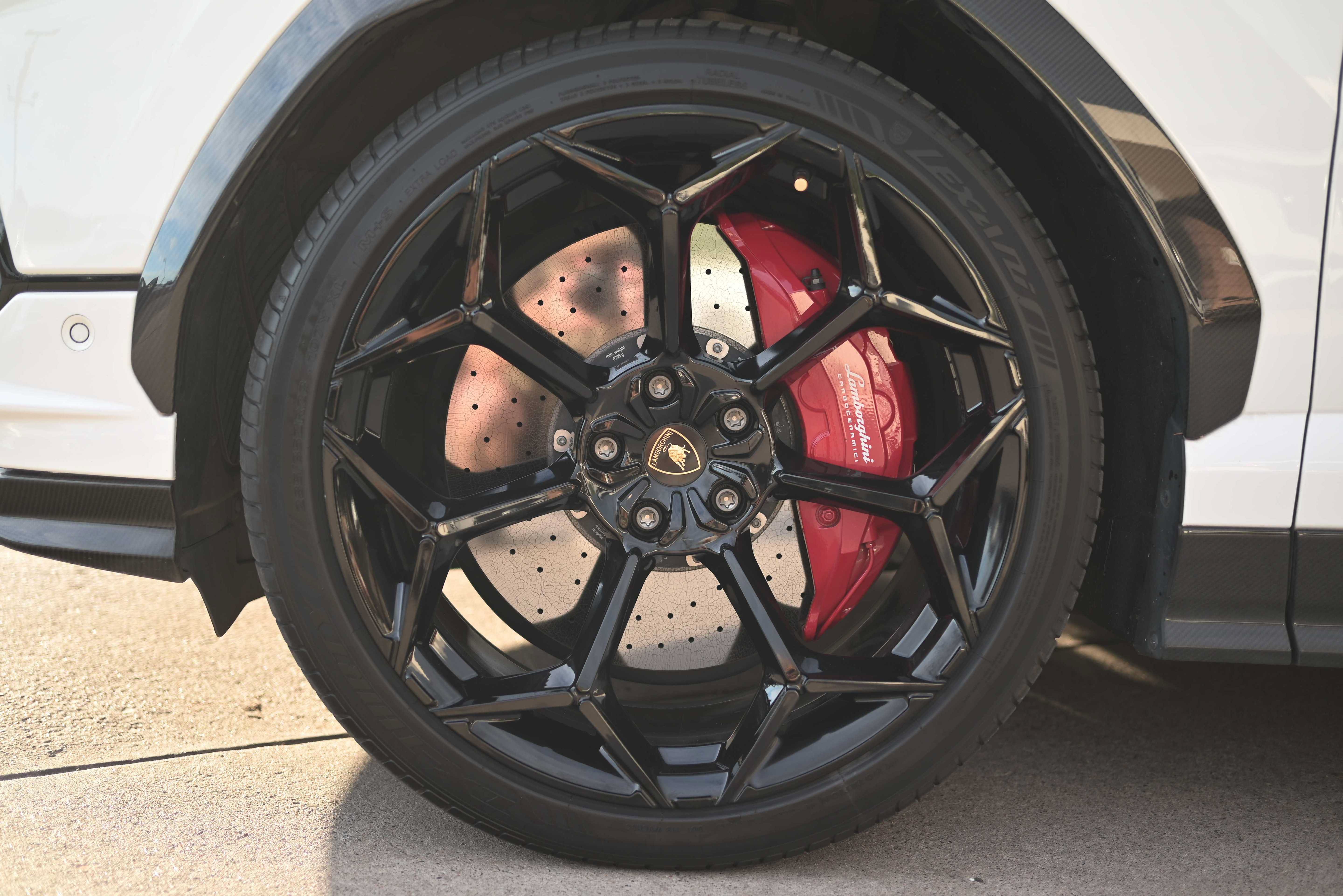 Used 2023 Lamborghini Urus Performante AWD/4WD image 24
