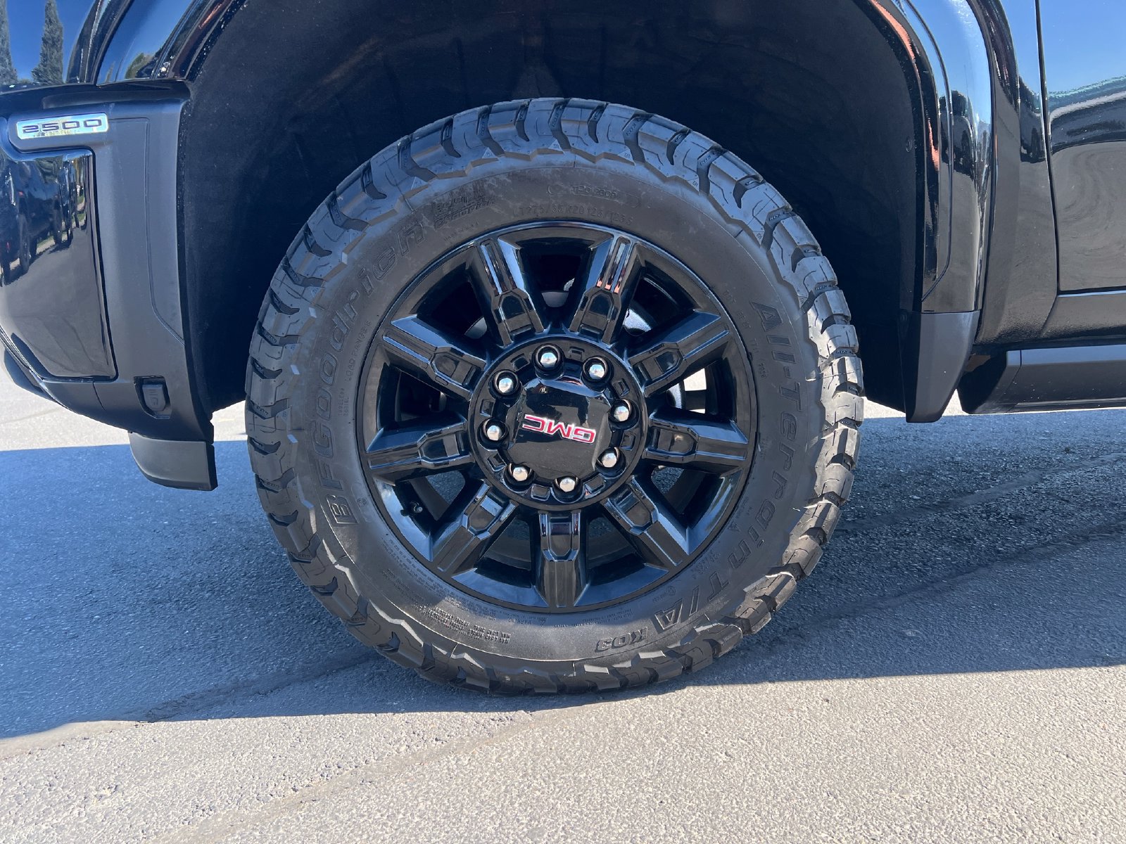 Used 2026 GMC Sierra 2500 AT4 w/ AT4 Premium Plus Package AWD/4WD image 31