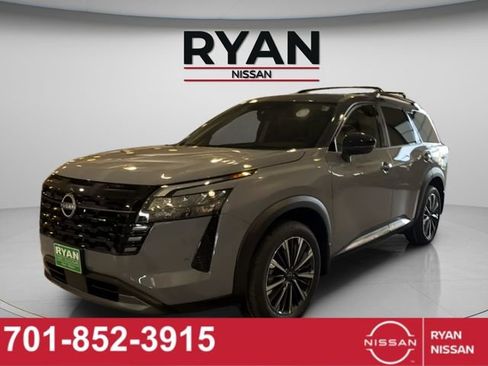 New 2026 Nissan Pathfinder Platinum image 1