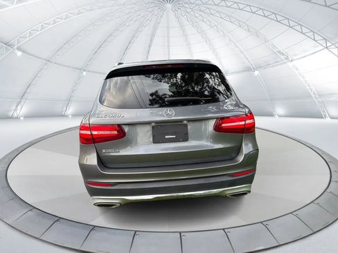 Used 2019 Mercedes-Benz GLC 350e 4MATIC image 5