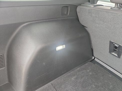 Used 2025 Chevrolet Equinox LT FWD image 21