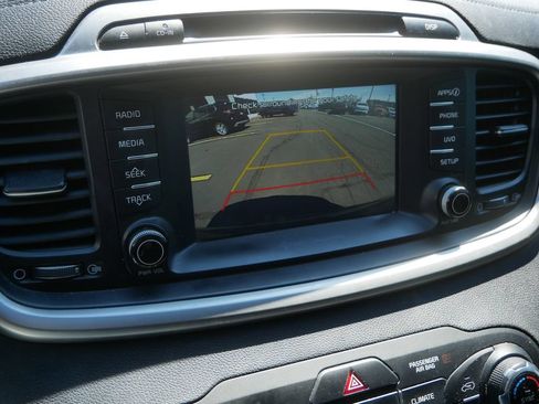 Used 2017 Kia Sorento AWD w/ LX Convenience Package image 24