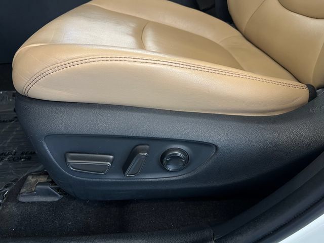 Used 2021 Toyota RAV4 Limited AWD/4WD image 30