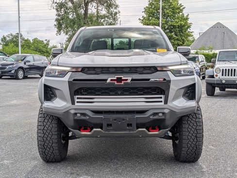 Used 2024 Chevrolet Colorado ZR2 w/ ZR2 Convenience Package III AWD/4WD image 2