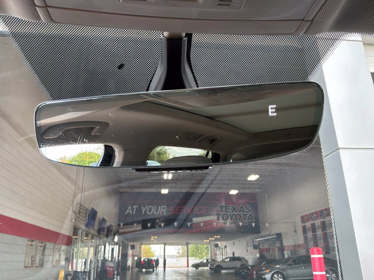 Used 2021 Volkswagen Tiguan SE FWD image 21