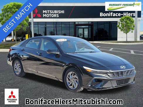 Used 2024 Hyundai Elantra SEL image 1
