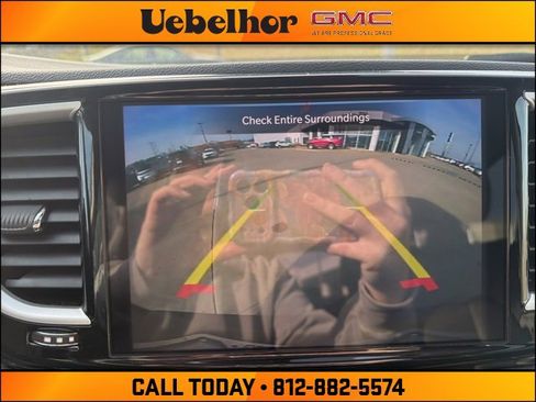 Used 2024 Chrysler Pacifica Touring-L image 30