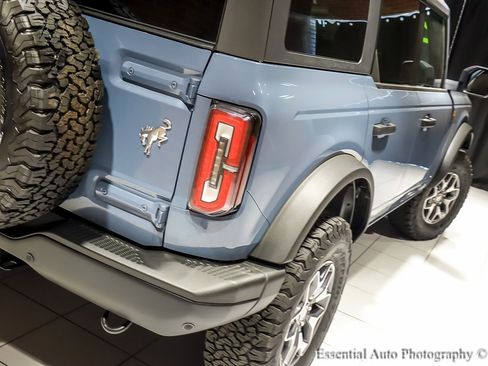 Used 2023 Ford Bronco Badlands image 10