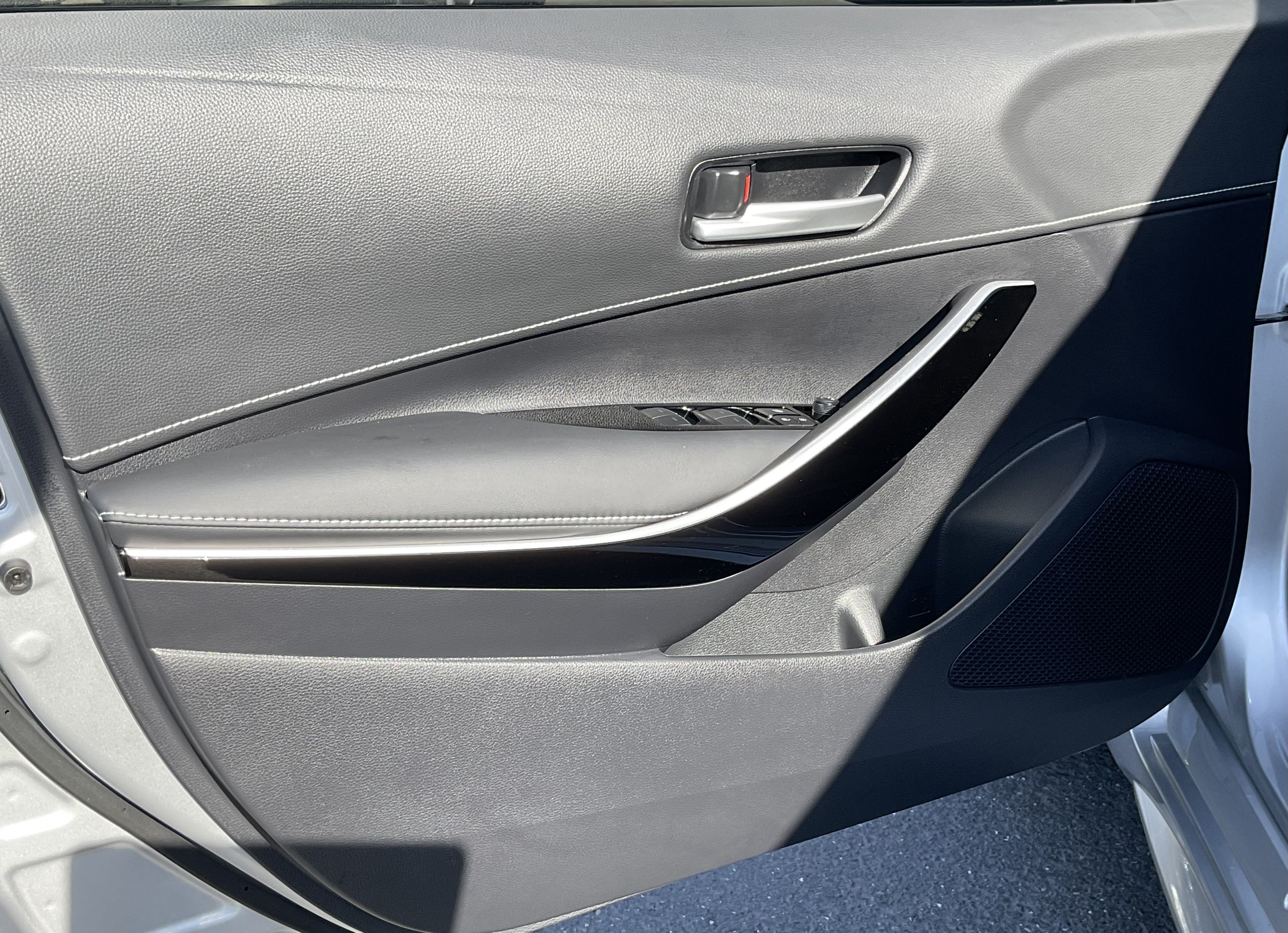 Used 2025 Toyota Corolla XSE FWD image 26