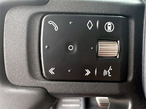 New 2025 Land Rover Defender 110 V8 image 27