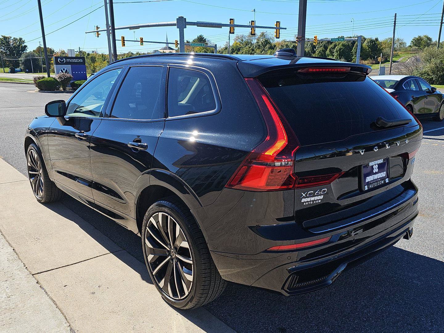 Used 2026 Volvo XC60 B5 Ultra w/ Protection Package Premier AWD/4WD image 5