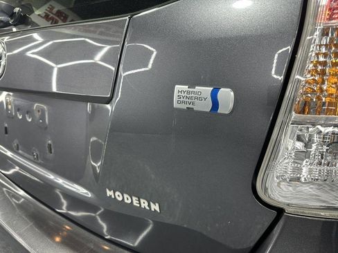 Used 2013 Toyota Prius V Five image 36
