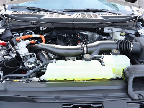 New 2025 Ford F150 Lariat w/ Equipment Group 502A High image 22