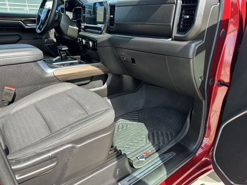 Used 2024 Chevrolet Silverado 1500 RST w/ Z71 Off-Road Package AWD/4WD image 34