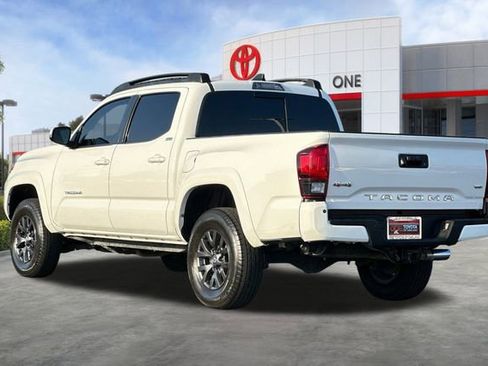 Certified 2021 Toyota Tacoma SR5 image 7