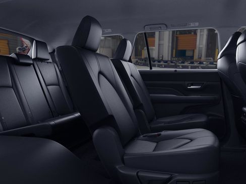 New 2026 Toyota Grand Highlander FWD image 2
