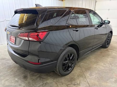 Used 2022 Chevrolet Equinox LS w/ LS Convenience Package FWD image 8