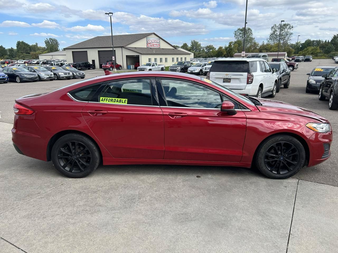 Used 2020 Ford Fusion SE FWD image 4