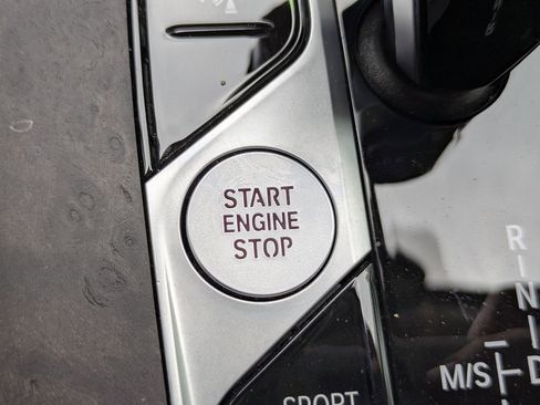 Used 2022 BMW X7 xDrive40i w/ Premium Package image 41