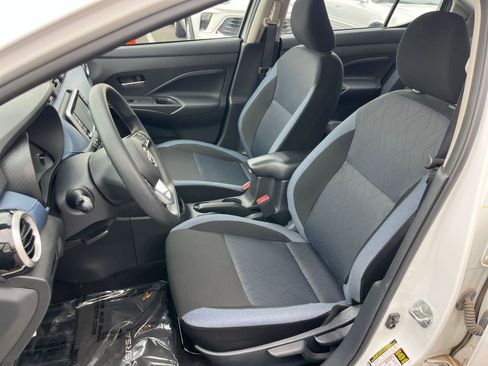 Used 2025 Nissan Versa SV FWD image 35