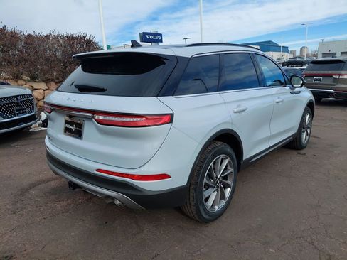 New 2026 Lincoln Corsair Premiere image 8