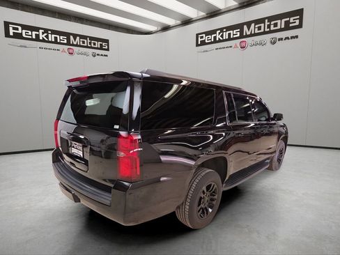 Used 2019 Chevrolet Suburban LT image 5
