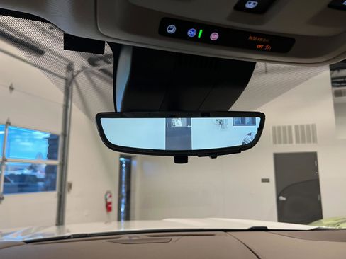 Used 2024 GMC Yukon Denali w/ Denali Reserve Package image 23