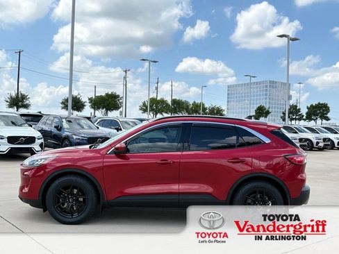 Used 2022 Ford Escape SEL w/ Technology Package FWD image 1