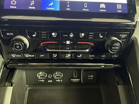 Used 2022 Jeep Grand Cherokee Trailhawk w/ Luxury Tech Group III image 13